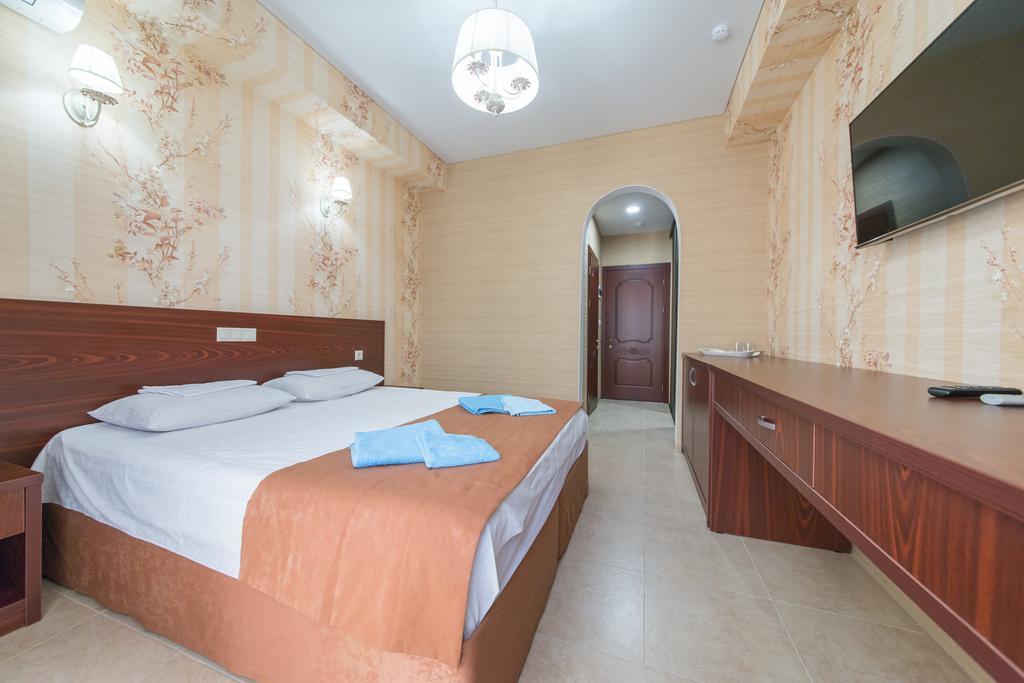 Family club atrium. Отель Атриум Витязево. Атриум отель Анапа. Атриум 3 Витязево. Атриум отель Витязево фото.